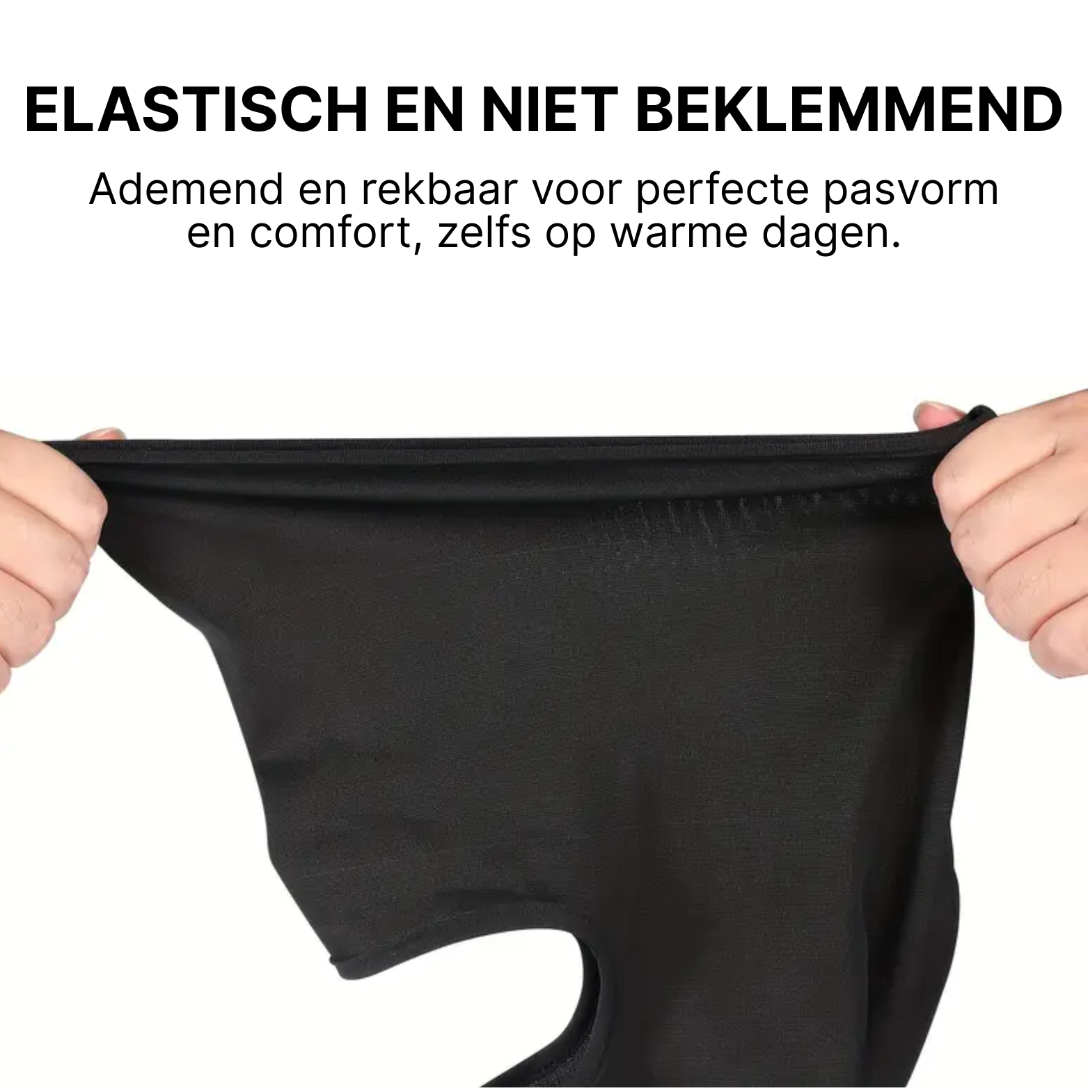 Zwarte ThermoShield™ balaclava wordt uitgerekt tussen twee handen, toont rekbare en ademende stof.